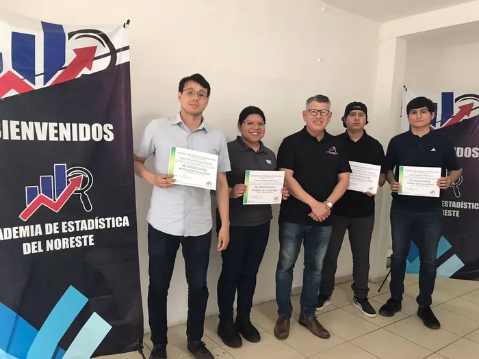Instructores con experiencia en industria.